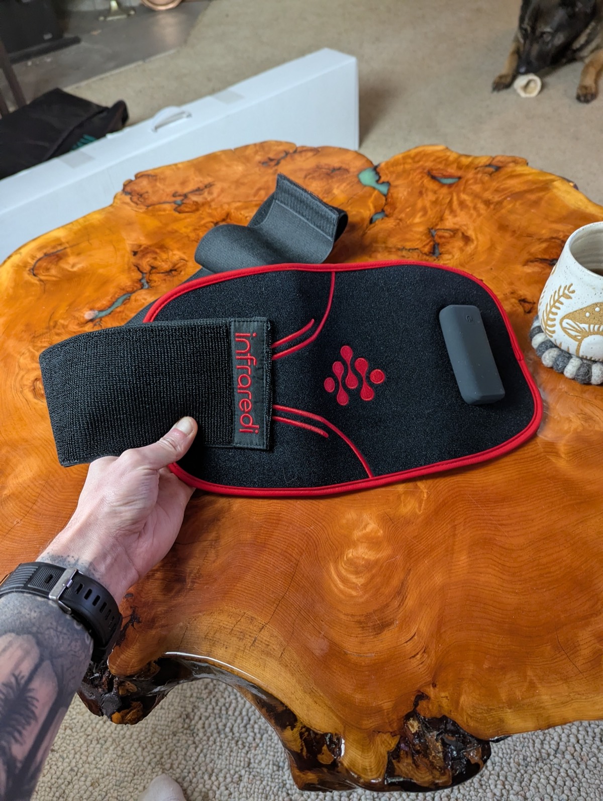 checking out the red light therapy knee brace