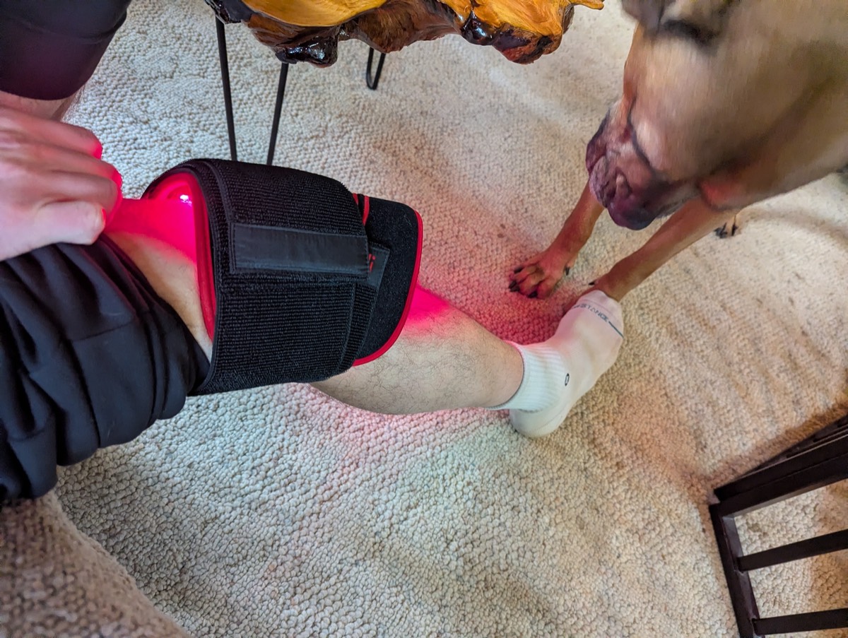 daryl wearing the red light therapy knee brace
